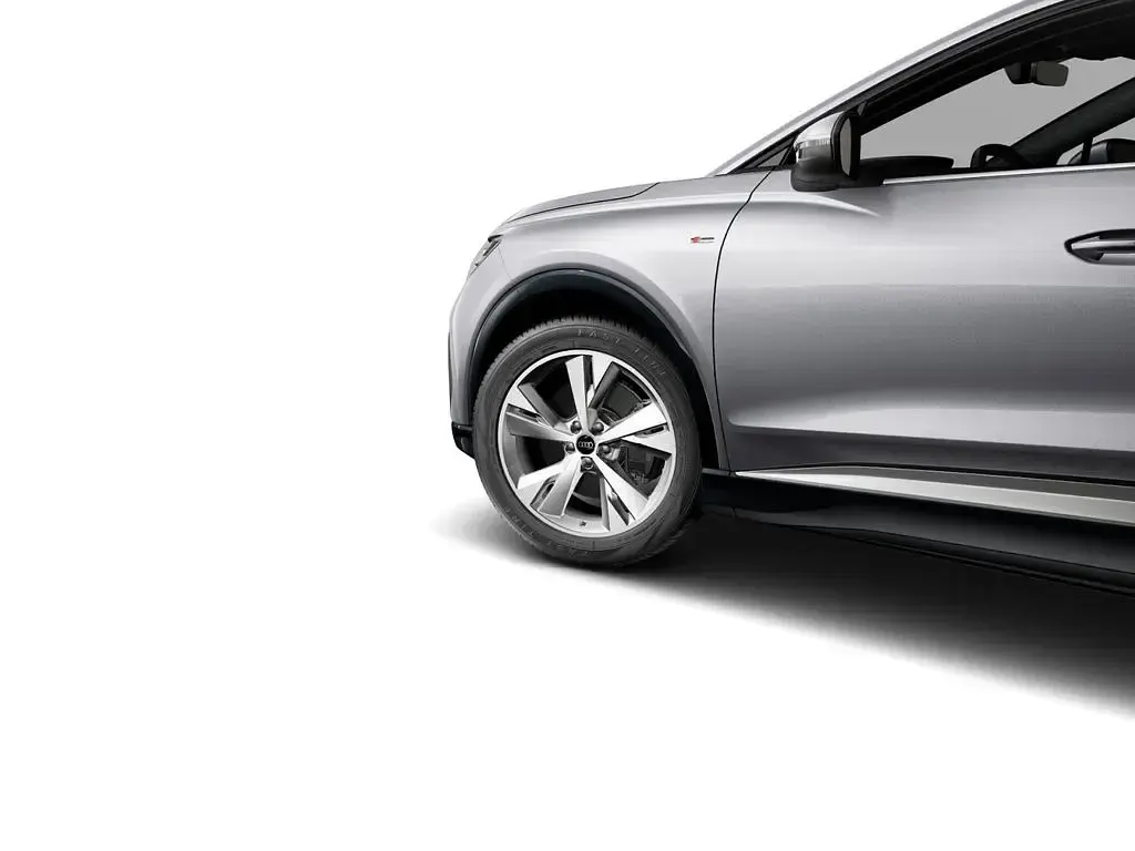 Gebraucht Audi Q4 Sportback e-tron Ambiente 250 kW (340 PS) 2024 Florettsilber metallic SUV