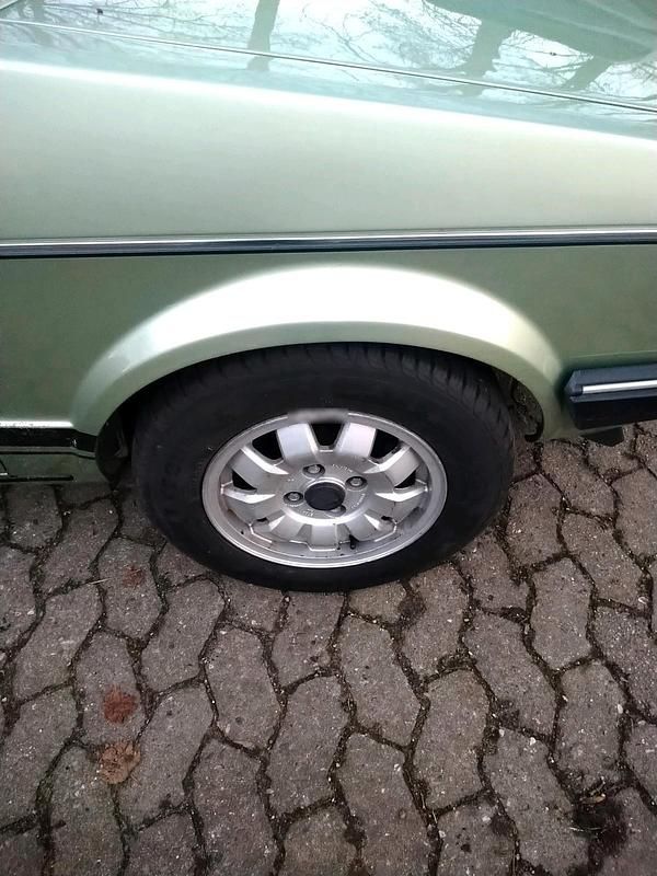 Gebraucht VW Golf I 70 PS (51 kW) 1981 Grün Kleinwagen