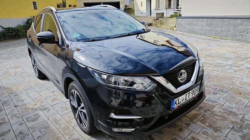 Schwarz Gebraucht 2018 Nissan Qashqai SUV | 13.000 € (Guter Preis) - Bild 1/4