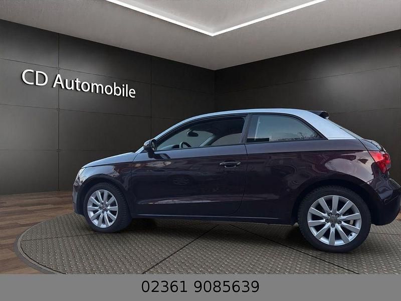 Gebraucht Audi A1 Attraction 90 PS (66 kW) 2012 Violett Limousine