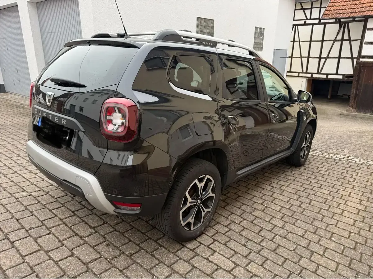 Second-hand Dacia Duster 130 CP (95 kW) 2019 Negru SUV