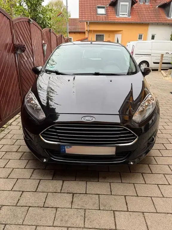 Gebraucht Ford Fiesta SYNC Edition 80 PS (58 kW) 2015 Schwarz Kleinwagen