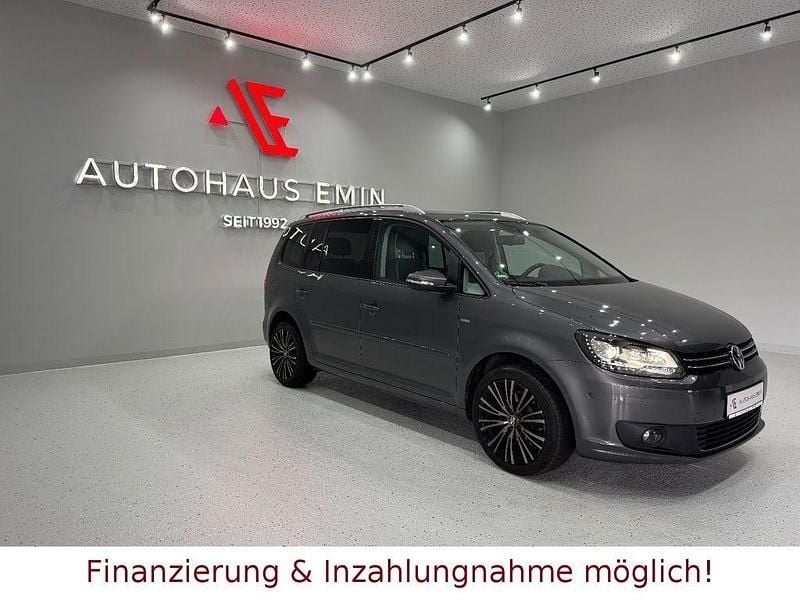 Pepper grey Gebraucht 2023 VW Touran Life Van / Kleinbus | 7.950 € (Superpreis) - Bild 1/4