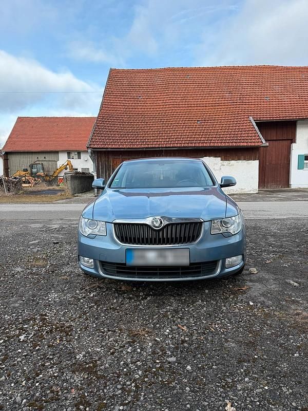 Gebraucht Skoda Superb 118 PS (86 kW) 2009 Grau Limousine