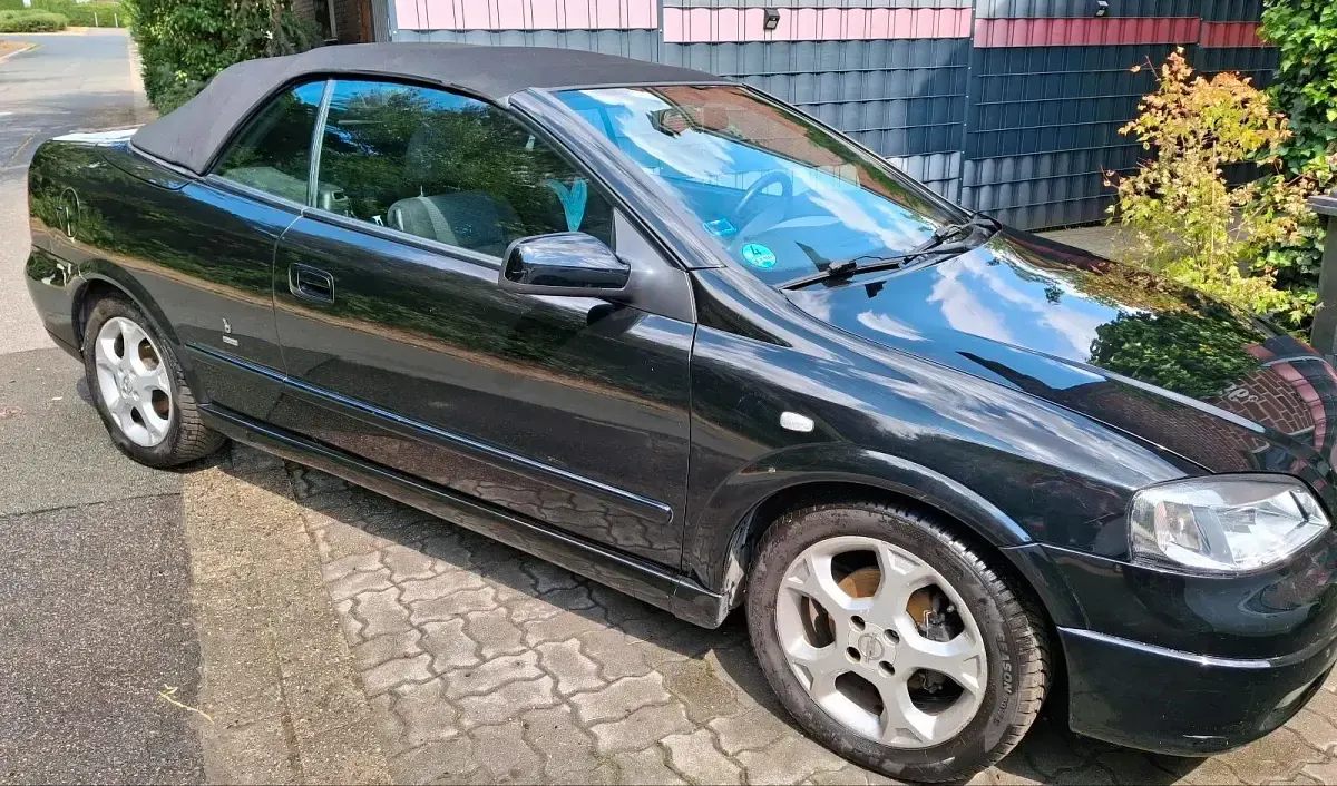 Gebraucht Opel Astra 103 PS (75 kW) 2005 Schwarz Cabrio