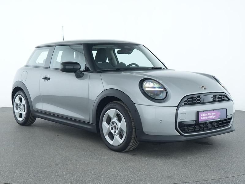 Second-hand Mini Cooper Essential 156 CP (114 kW) 2024 Argintiu Hatchback