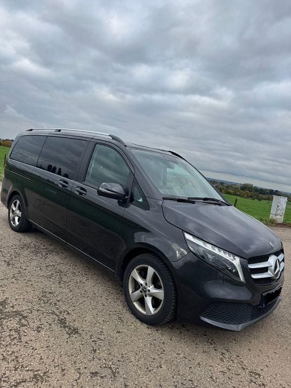 Gebraucht Mercedes V250 Edition 190 PS (139 kW) 2023 Grau Van / Kleinbus
