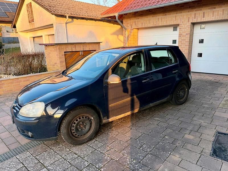 Gebraucht VW Golf V 105 PS (77 kW) 2006 Blau Kleinwagen