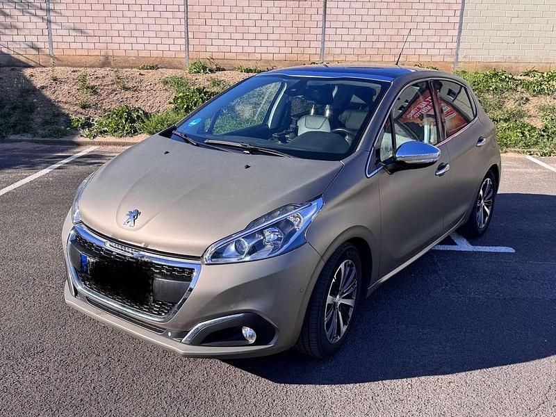 Gebraucht 2016 Peugeot 208 Active Kleinwagen | 8.600 € (Teuer) - Bild 1/4