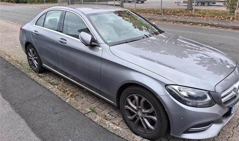 Grau Gebraucht 2014 Mercedes C250 Limousine | 21.999 € (Fairer Preis) - Bild 1/4