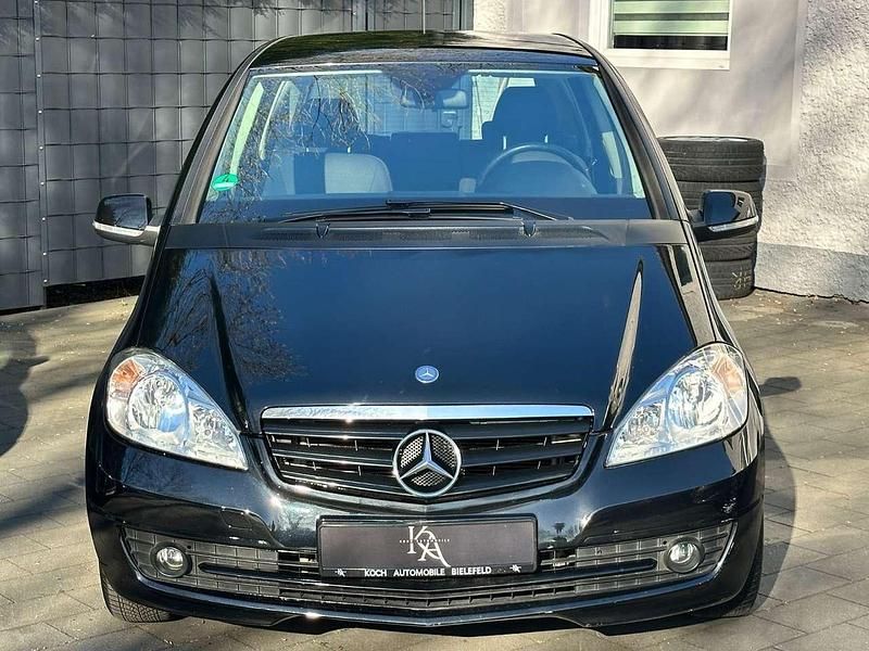 Gebraucht Mercedes A180 116 PS (85 kW) 2010 Schwarz Kleinwagen