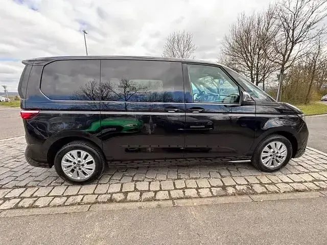 Gebraucht VW Multivan Life 110 PS (80 kW) 2024 Andere Van / Kleinbus
