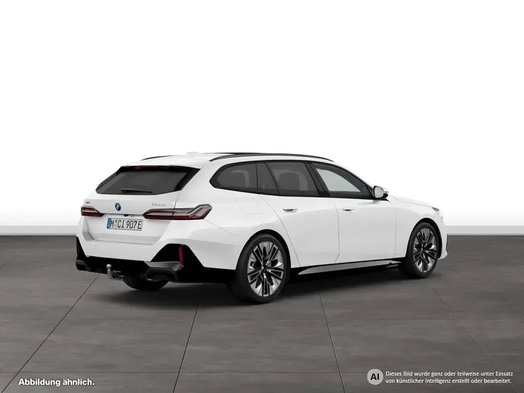 Gebraucht BMW 550e M Sport 489 PS (359 kW) 2025 Weiß Kombi