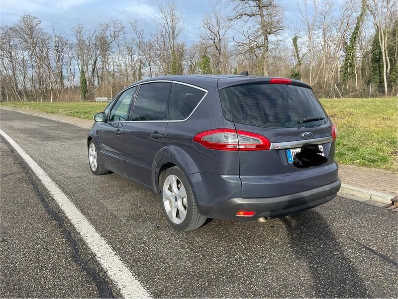 Blau Gebraucht 2012 Ford S-MAX Titanium Van / Kleinbus | 11.500 € (Teuer) - Bild 1/4