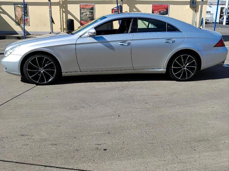 Schwarz Gebraucht 2006 Mercedes CLS320 Limousine | 5.799 € (Guter Preis) - Bild 1/4