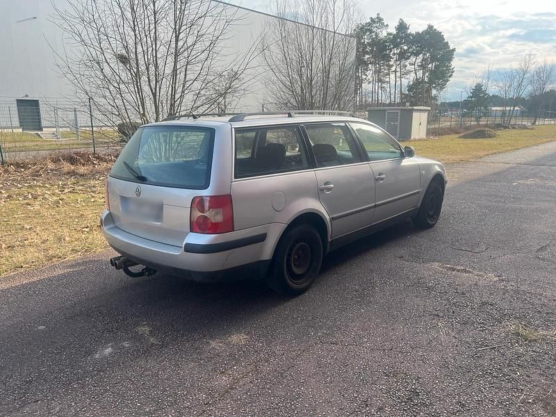 Gebraucht VW Passat 150 PS (110 kW) 2001 Silber Kombi