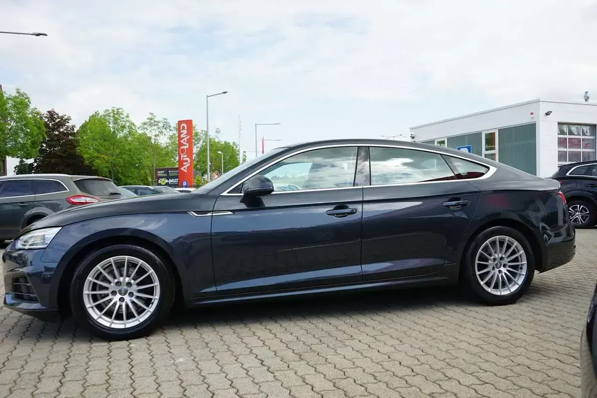 Gebraucht Audi A5 Sportback Sport 190 PS (139 kW) 2017 Manhattangrau metallic Kleinwagen