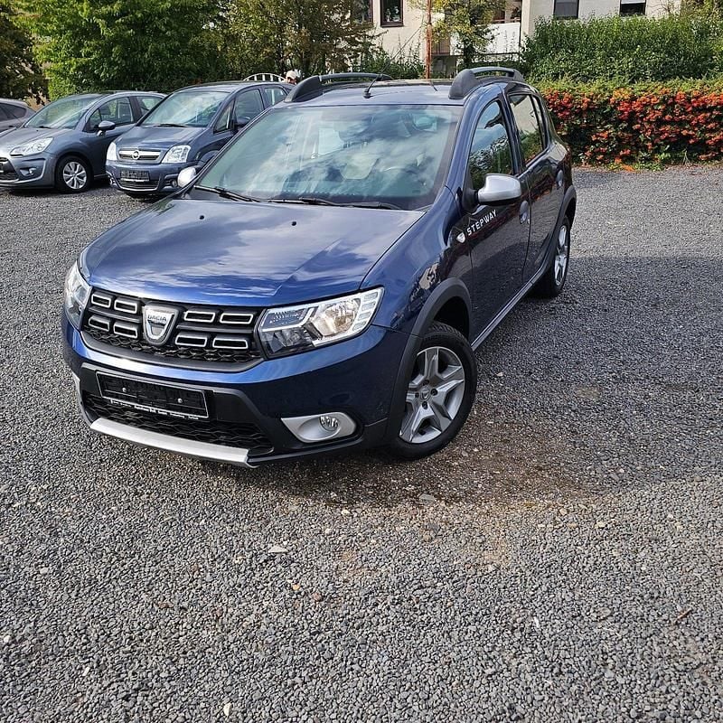 Blau Gebraucht 2017 Dacia Sandero Stepway Kleinwagen | 8.500 € (Guter Preis) - Bild 1/4