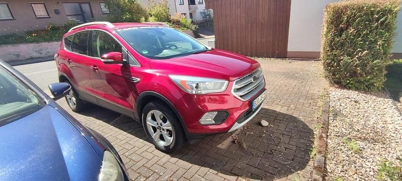 Second-hand Ford Kuga 150 CP (110 kW) 2017 Roșu SUV
