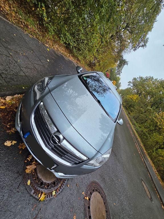 Grau Gebraucht 2014 Opel Insignia Edition Limousine | 5.700 € (Fairer Preis) - Bild 1/4