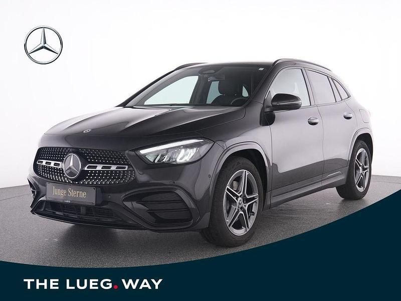 Metalliclack kosmosschwarz Gebraucht 2024 Mercedes GLA180 AMG SUV | 38.885 € (Fairer Preis) - Bild 1/4