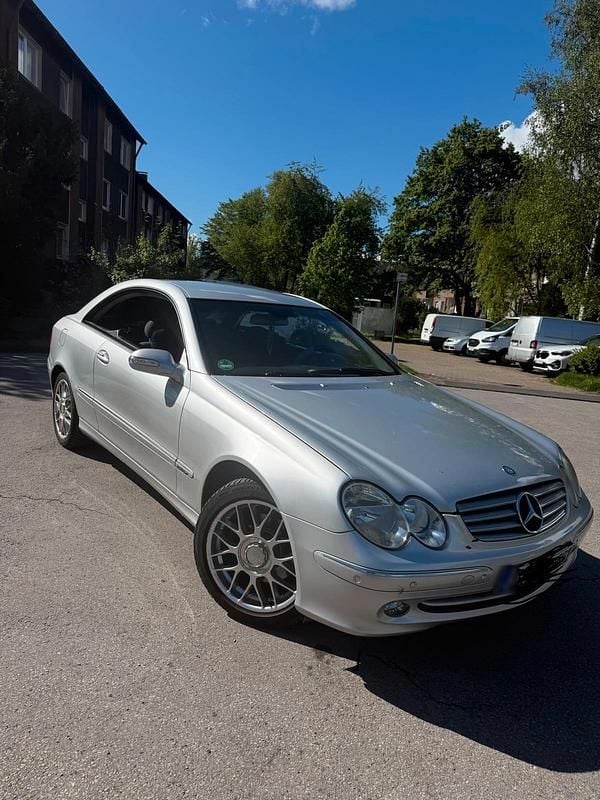 Gebraucht Mercedes CLK240 170 PS (125 kW) 2003 Silber Coupé