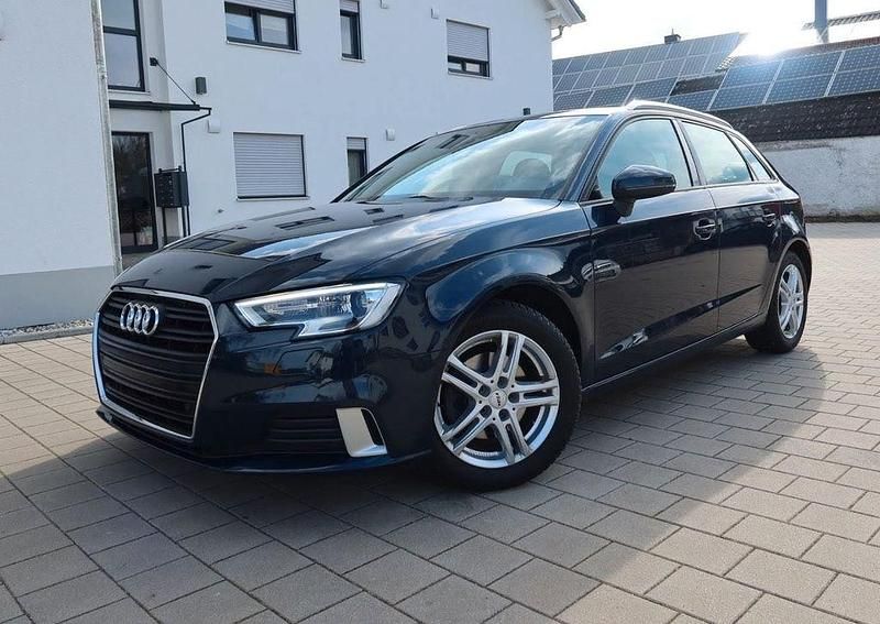 Gebraucht Audi A3 Sport 150 PS (110 kW) 2018 Blau Limousine