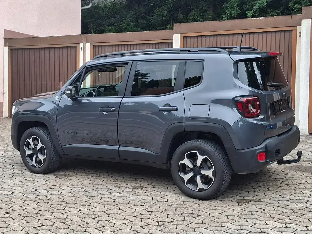 Gebraucht Jeep Renegade Trailhawk 179 PS (131 kW) 2022 Grau SUV