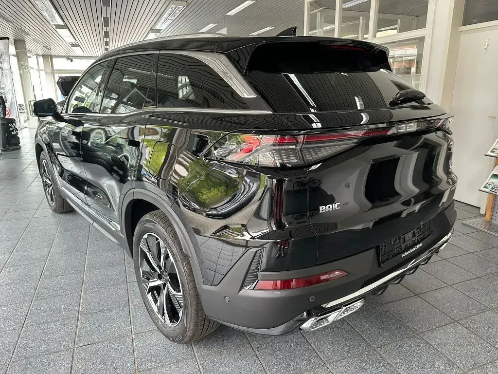 Neu Baic X75 177 PS (130 kW) 2026 Schwarz SUV