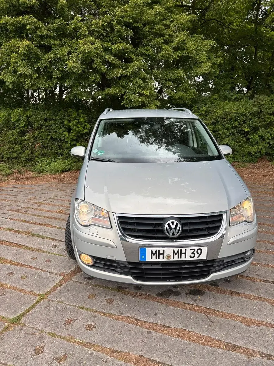 Gebraucht VW Touran 140 PS (102 kW) 2009 Silber Van / Kleinbus