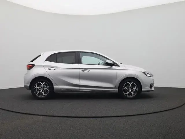 Neu MG MG3 Luxury 194 PS (142 kW) 2026 Medal silver medal silver Kleinwagen