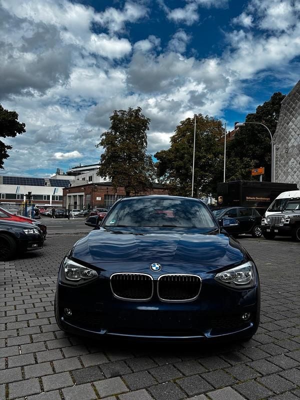 Blau Gebraucht 2012 BMW 116 Kleinwagen | 11.000 € - Bild 1/4