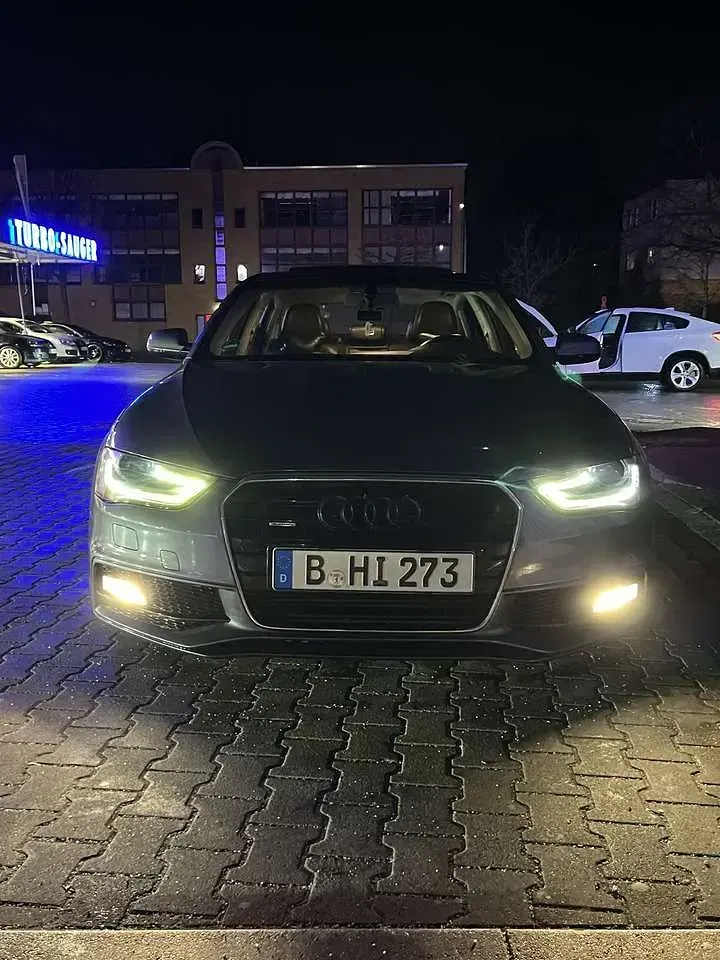 Gebraucht Audi A4 Attraction 304 PS (223 kW) 2013 Grau Limousine