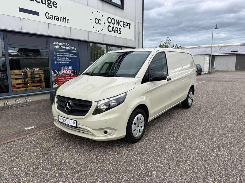 Beige Gebraucht 2018 Mercedes Vito Van | 18.999 € (Superpreis) - Bild 1/4