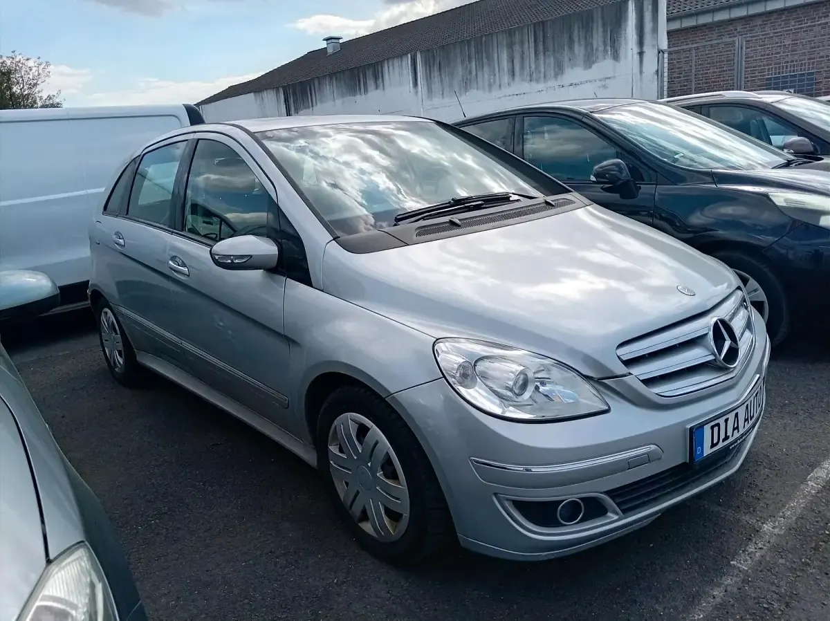 Gebraucht Mercedes B200 140 PS (102 kW) 2005 Silber Van / Kleinbus