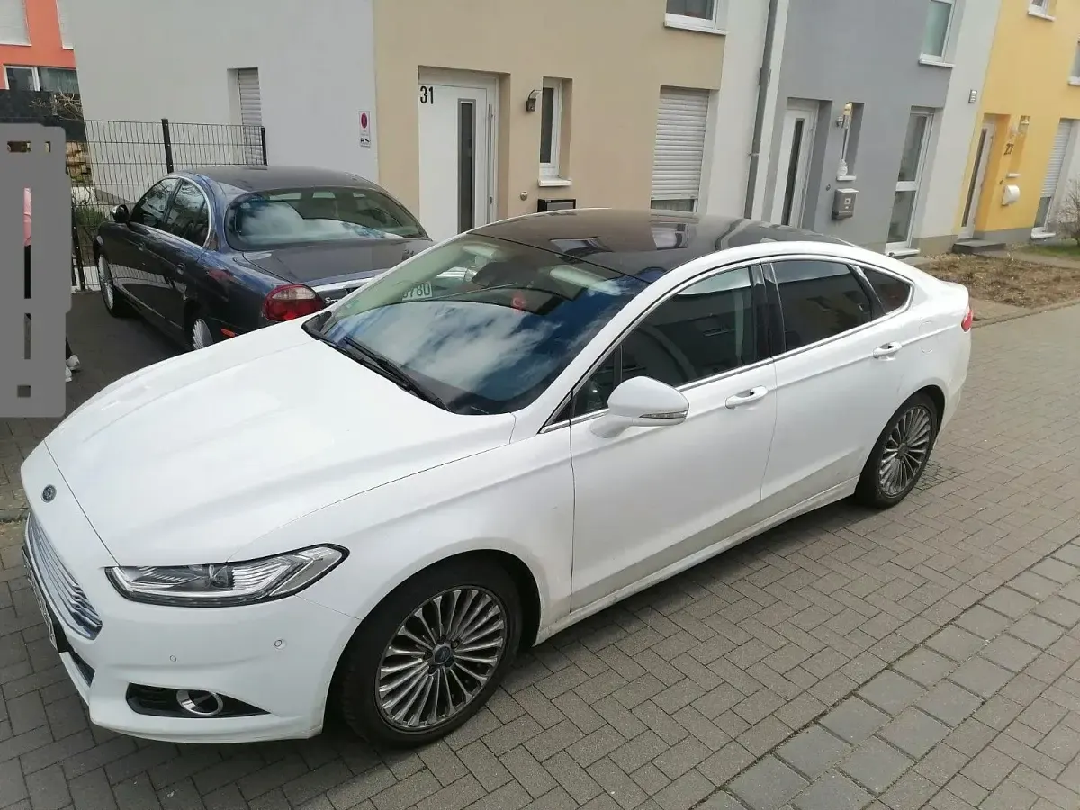 Gebraucht Ford Mondeo Titanium 160 PS (117 kW) 2015 Weiß Limousine