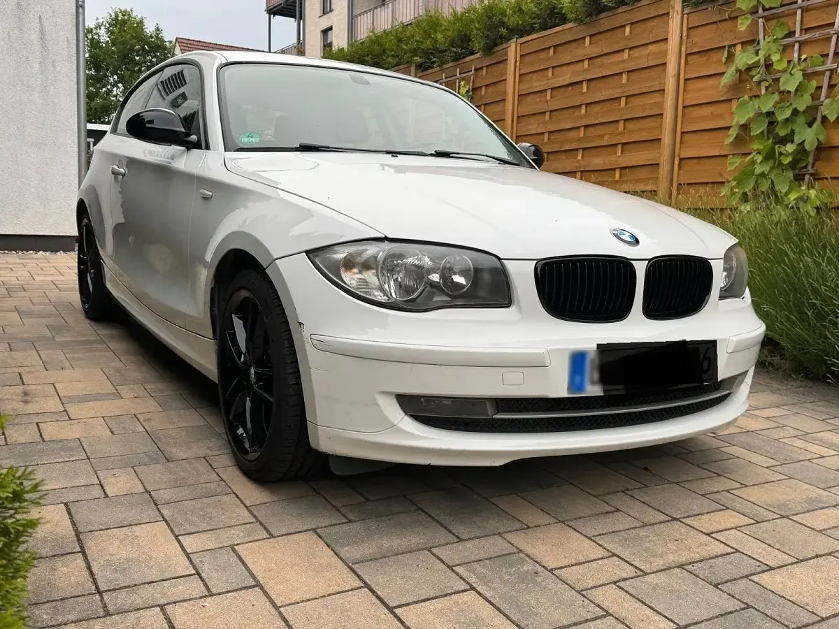 Gebraucht BMW 116 122 PS (89 kW) 2008 Weiß Kleinwagen