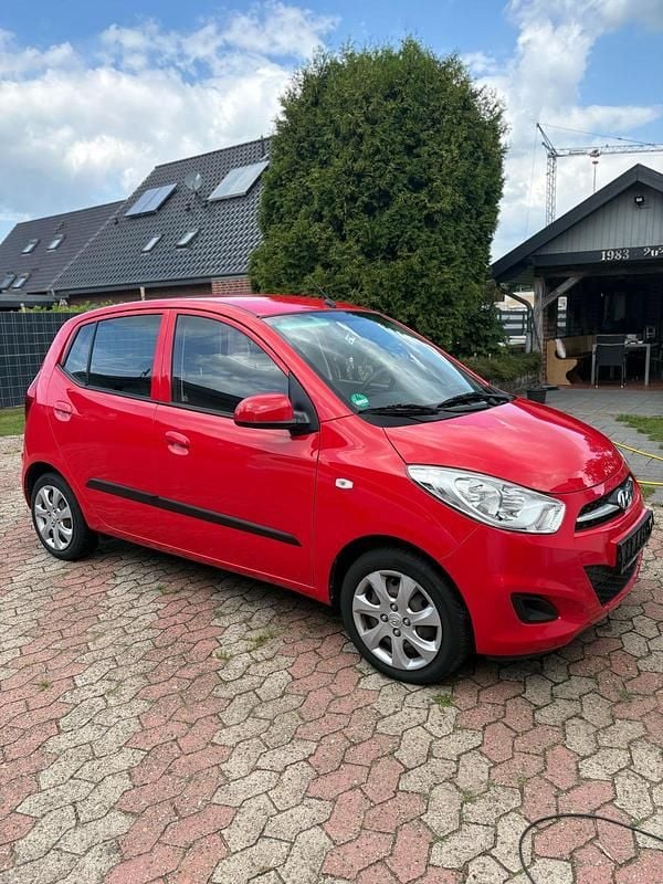 Rot Gebraucht 2013 Hyundai i10 Kleinwagen | 3.800 € - Bild 1/4