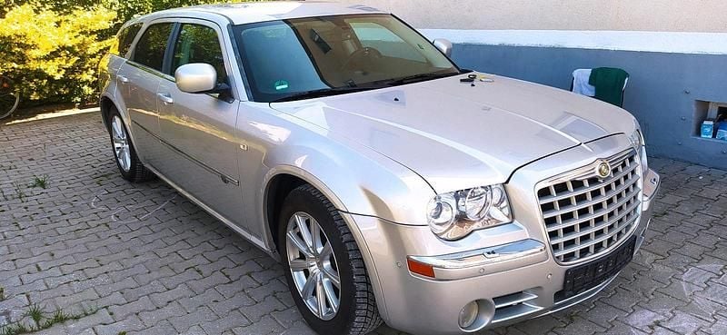 Silber Gebraucht 2011 Chrysler 300C Kombi | 5.000 € (Guter Preis) - Bild 1/4