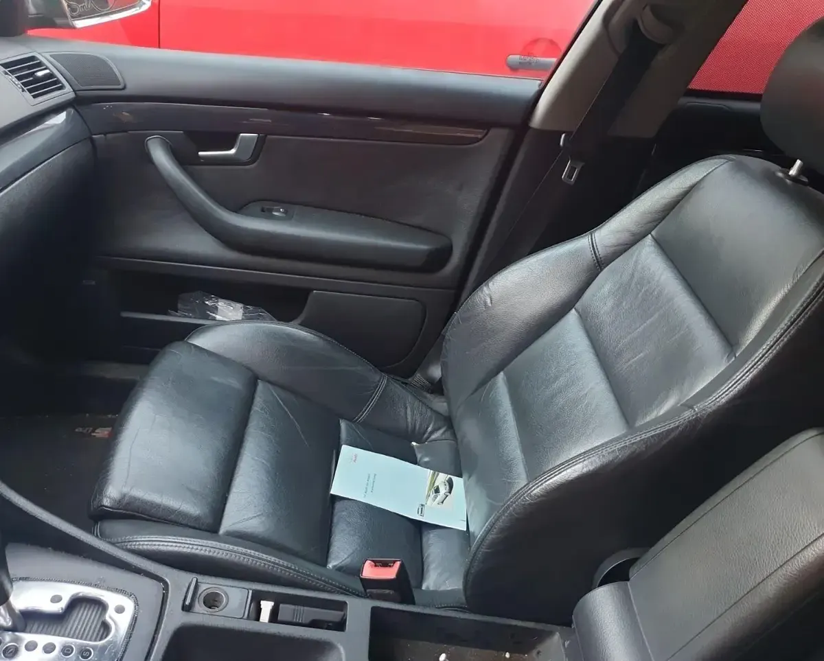 Usado Audi A4 Performance 220 HP (161 kW) 2003 Preto Carrinha