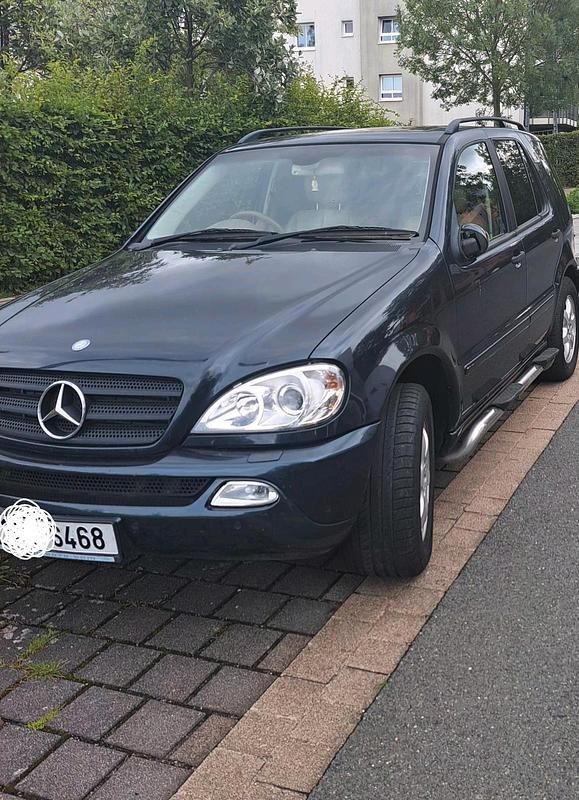 Blau Gebraucht 2004 Mercedes ML270 SUV | 4.500 € - Bild 1/4