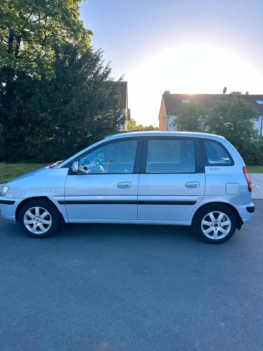 Second-hand Hyundai Matrix 122 CP (89 kW) 2004 Gri Monovolum