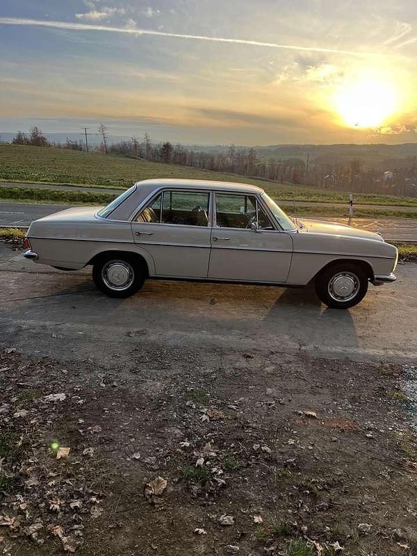 Gebraucht Mercedes 200 95 PS (69 kW) 1972