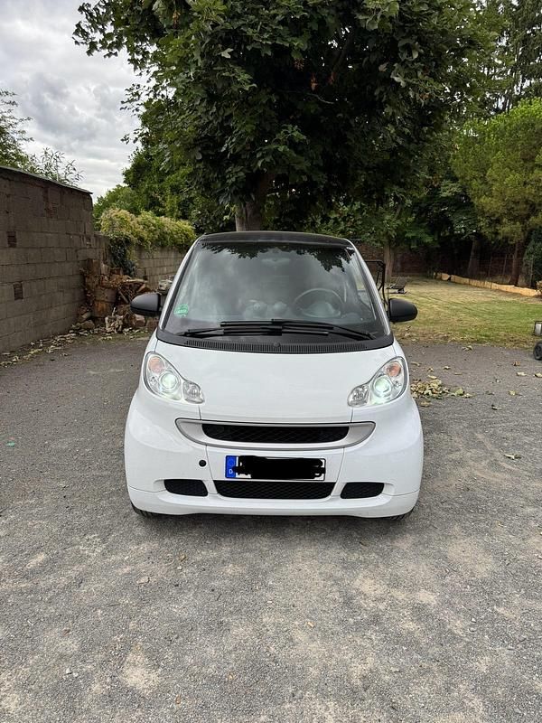 Weiß Gebraucht 2012 Smart ForTwo Coupé Coupé | 4.200 € (Guter Preis) - Bild 1/4
