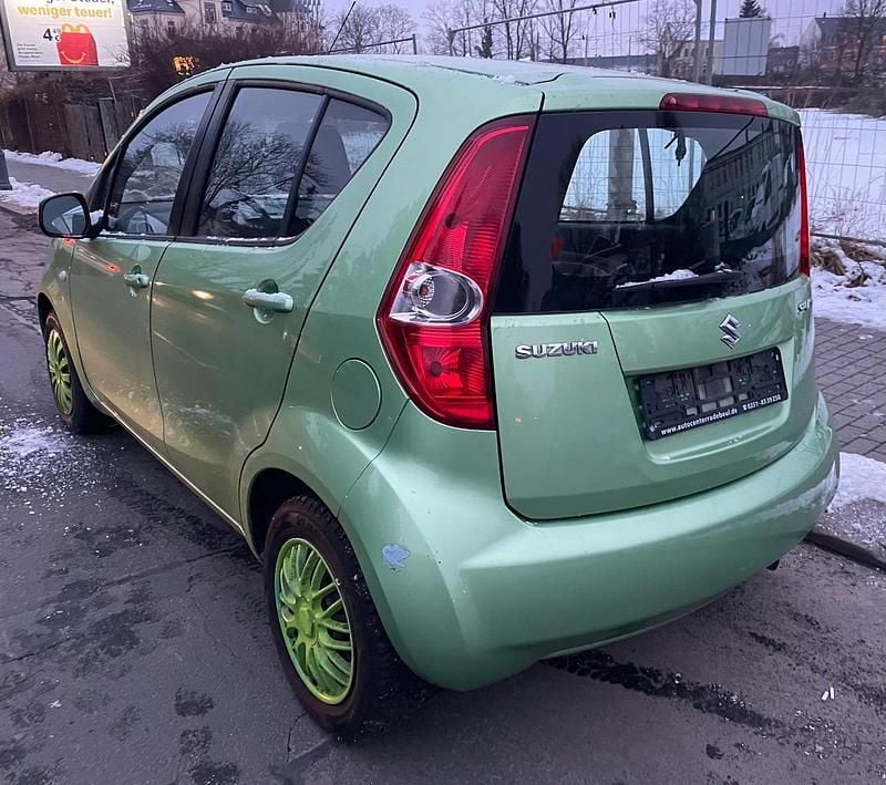 Gebraucht Suzuki Splash 65 PS (47 kW) 2008 Grün Kleinwagen