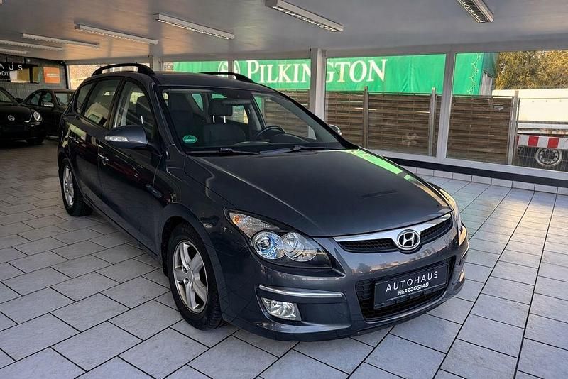 Gebraucht Hyundai i30 Comfort 116 PS (85 kW) 2009 Grau Kombi
