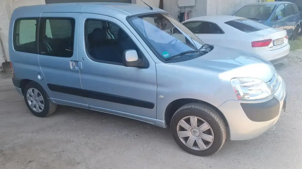 Gebraucht Citroën Berlingo 109 PS (80 kW) 2008 Silber Van / Kleinbus
