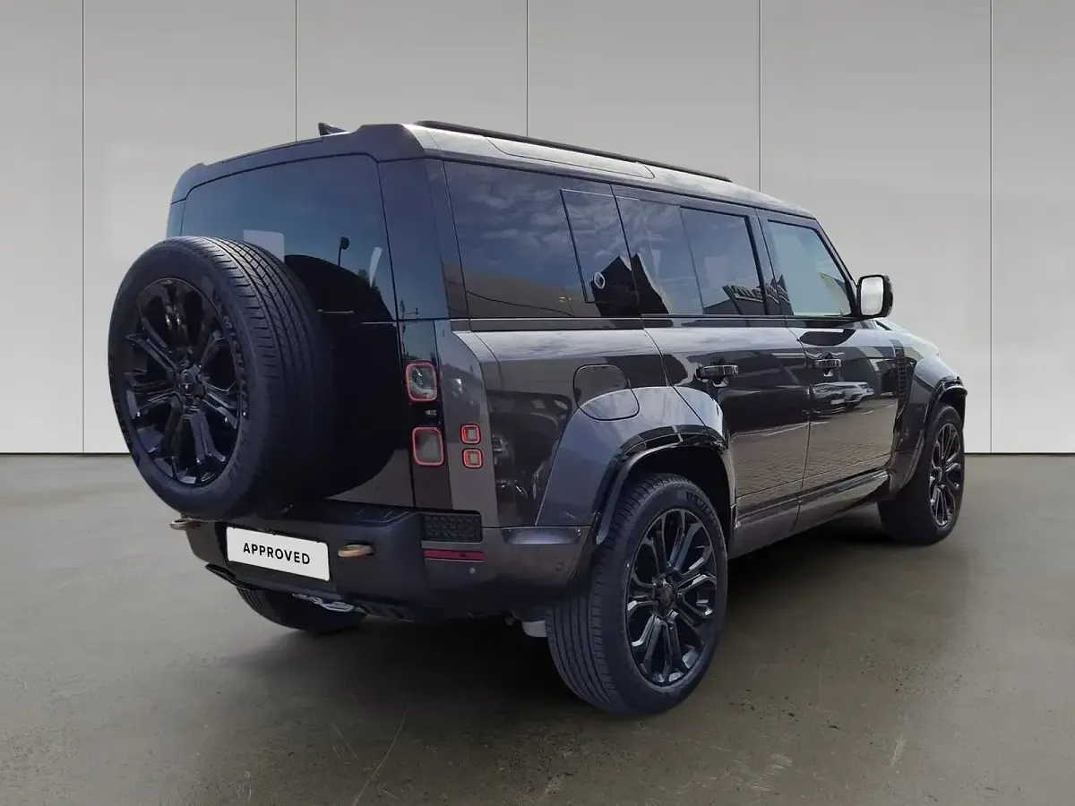 Gebraucht Land Rover Defender 643 PS (472 kW) 2026 Charente grey SUV