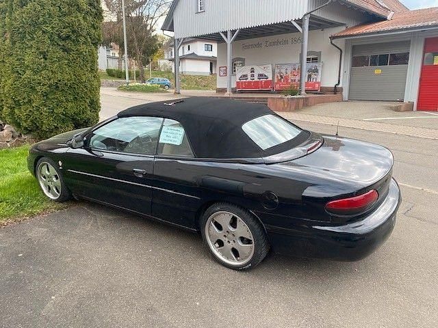 Używany Chrysler Stratus 163 KM (119 kW) 2000 Czarny Kabriolet