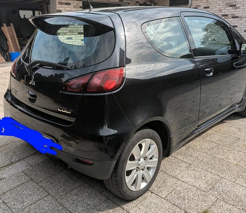 Gebraucht Mitsubishi Colt 75 PS (55 kW) 2012 Schwarz Kleinwagen